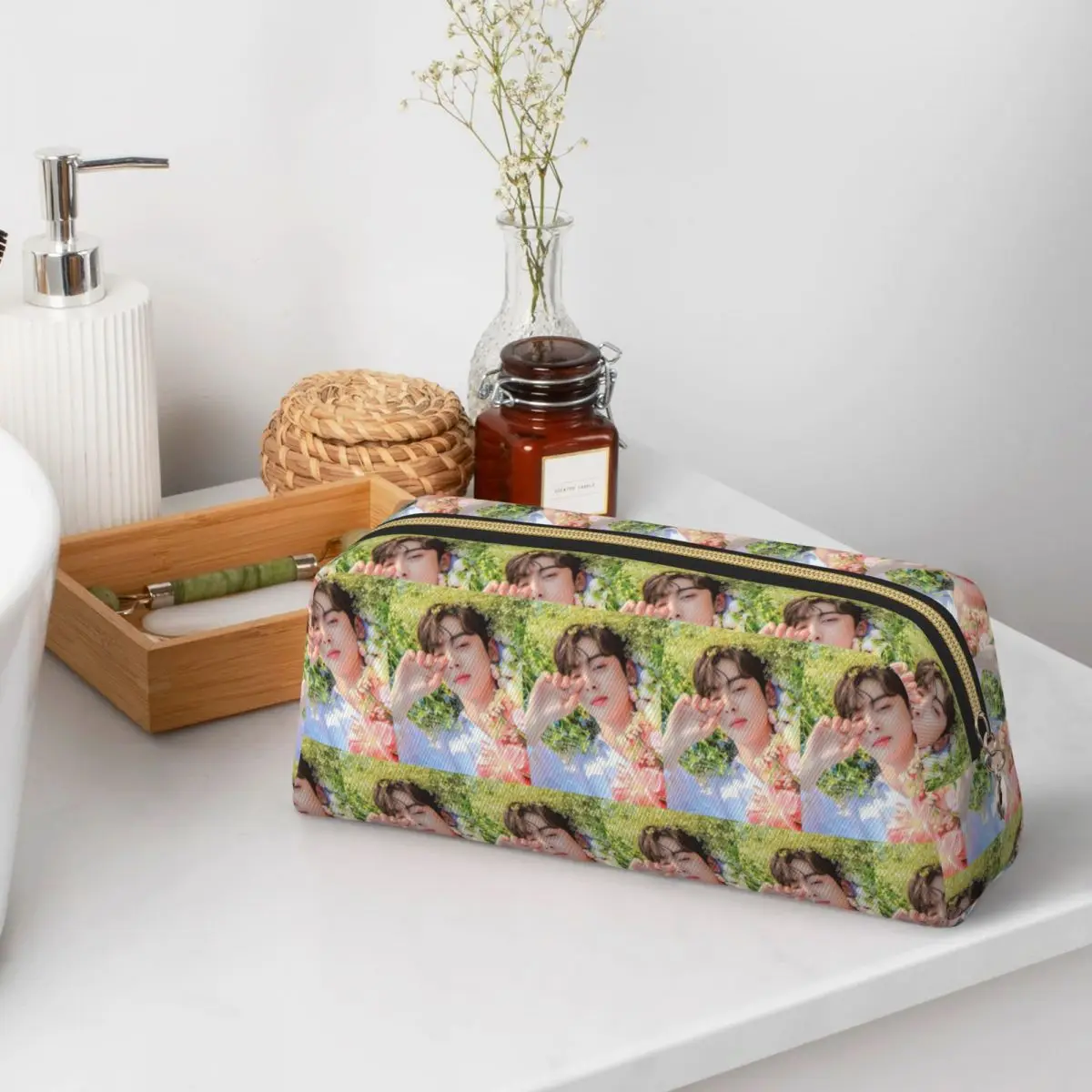Stationery And Office Supply Chain - Estuches para lápices Cha EunWoo Kpop